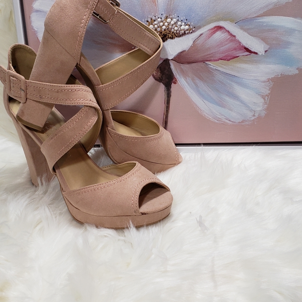 Shoes - Picture 7 of 10